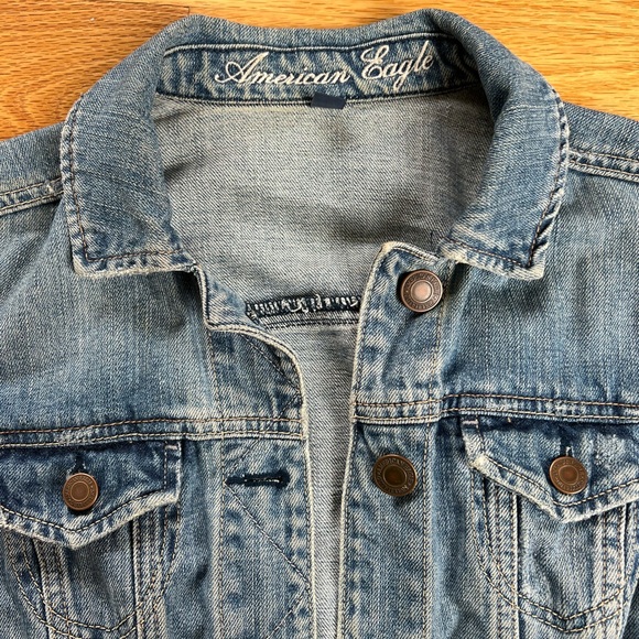 Woman’s American Eagle jean jacket - size small - Picture 2 of 2